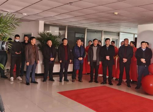 热烈祝贺山东一滕建设集团大庆分公司正式揭牌成立
