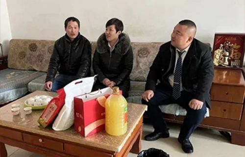 泰安一滕松峪酒店开展春节走访慰问活动