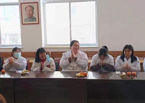 泰城医药公司举办三八妇女节座谈会