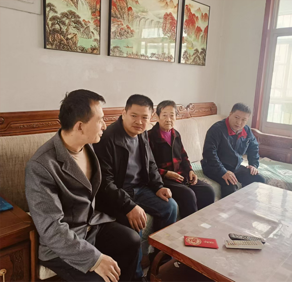 【冬日暖阳】一滕钢结构网架公司走访慰问困难职工