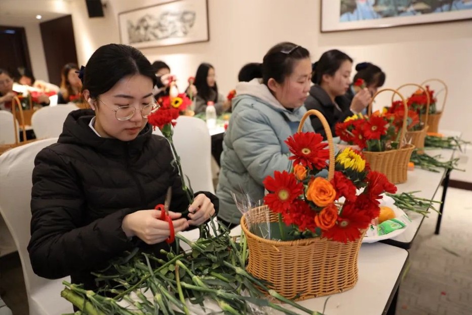 泰安一滕松峪酒店举办“三八”妇女节专题讲座