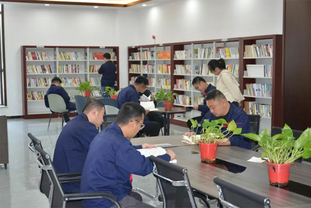 一滕集团世界读书日活动：以书为伴，共促成长