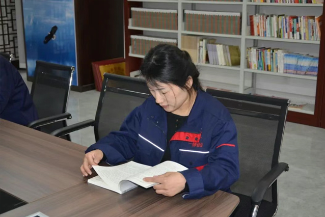 一滕集团世界读书日活动：以书为伴，共促成长