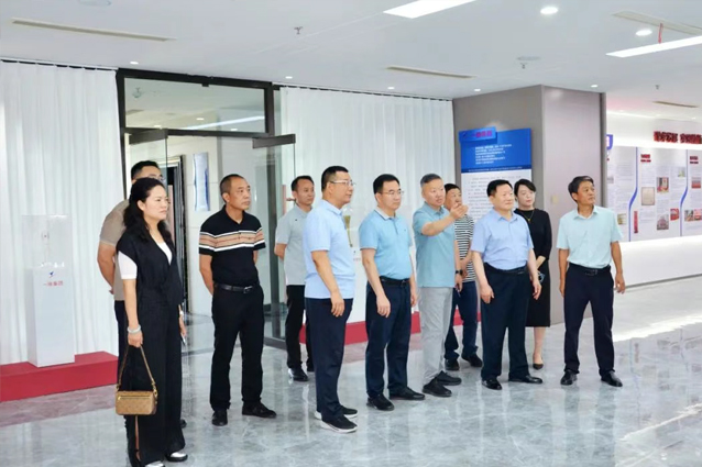 云南省富源县招商考察团莅临一滕集团参观考察