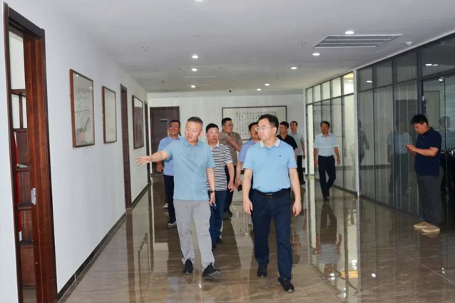 云南省富源县招商考察团莅临一滕集团参观考察