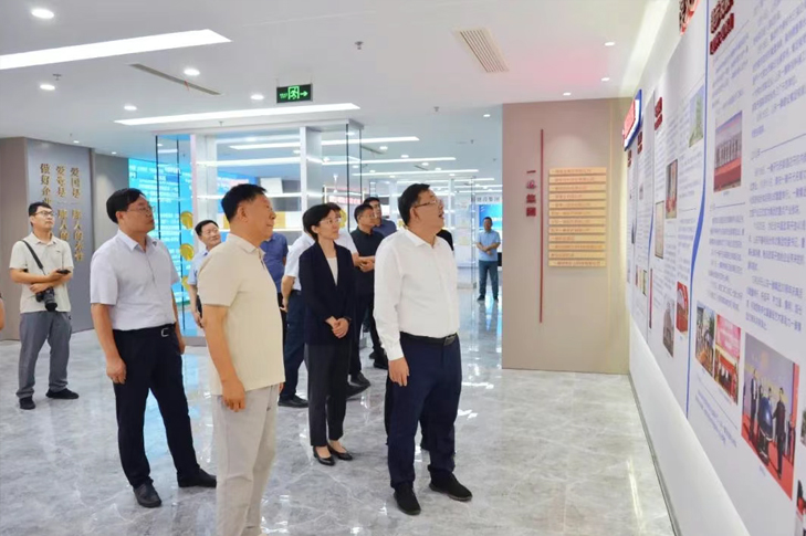 泰安市委书记杨洪涛到一滕集团调研