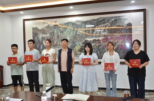金秋助学 点亮梦想——山东一滕集团举行2025年金秋助学活动