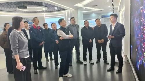 集团董事长滕鸿儒率队赴八师石河子市考察