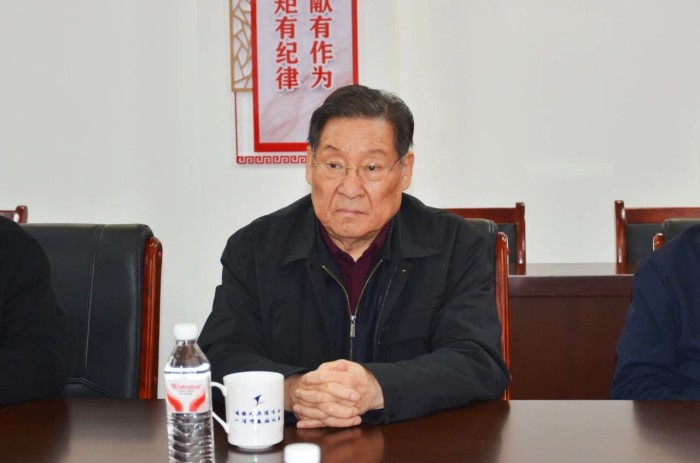 安全生产协会会长、安全监管总局原副局长、煤矿安监局原局长赵铁锤到一滕集团参观考察