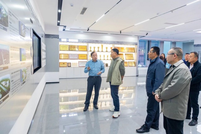 集团党委书记、董事长滕鸿儒一行到山东安装集团拜访交流