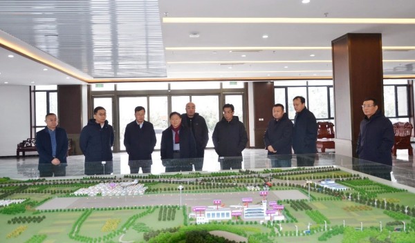 奎屯市独山子经开区领导一行莅临一滕集团参观考察