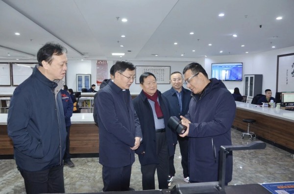 奎屯市独山子经开区领导一行莅临一滕集团参观考察