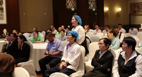 人人讲安全 个个会应急 | 酒店开展2026年安全生产月专题培训暨消防疏散实战演练