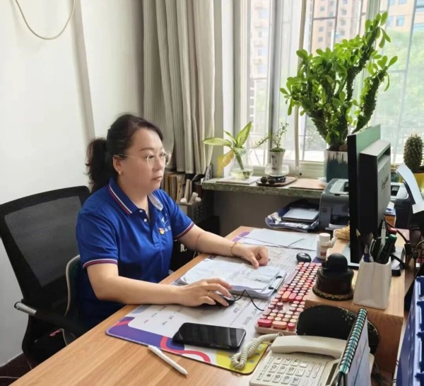 榜样力量 党员先锋｜李波：党徽映初心 匠心守药安