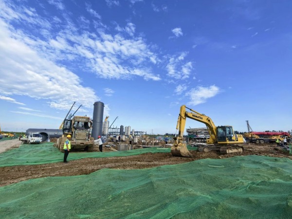 项目施工“热”力十足|一滕建设集团鸿瑞新材料20万吨聚异丁烯项目商河工厂建设项目稳步推进